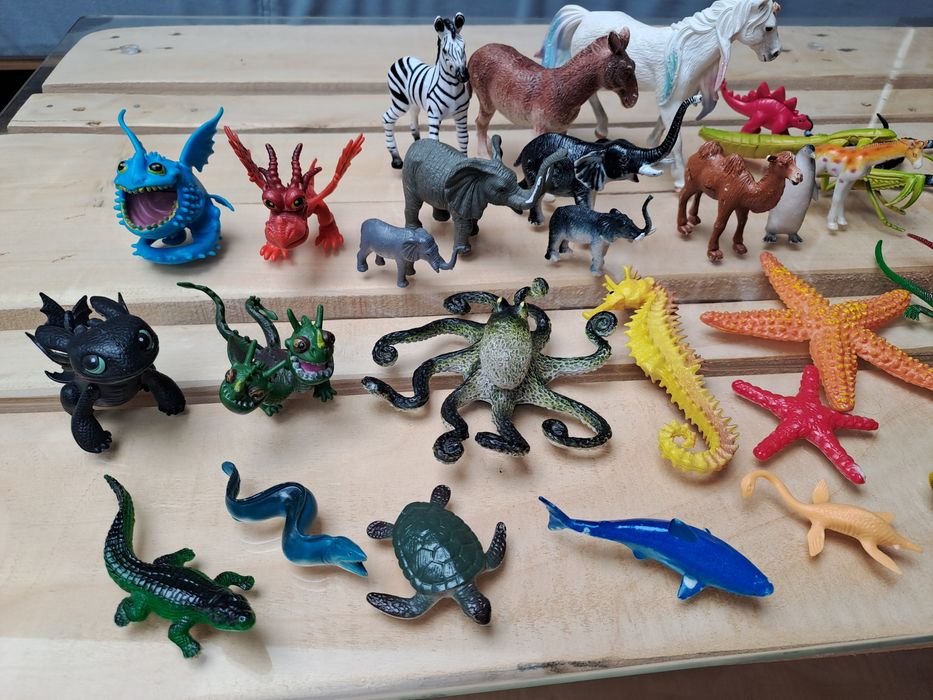 Детски пласмасови играчки-животни,пони.киндер.Пласмасови гребени.