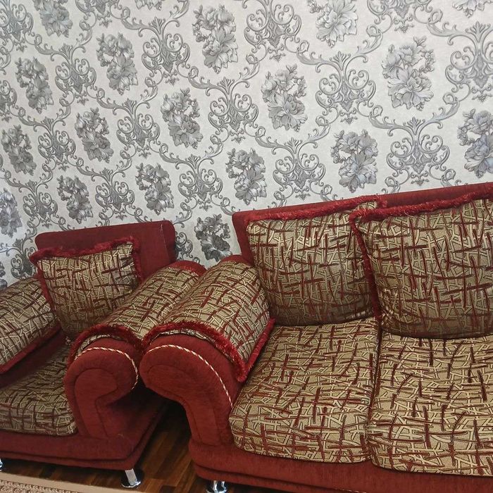 Диван кресло для гостиной в очень хорошем и чистом состоянии