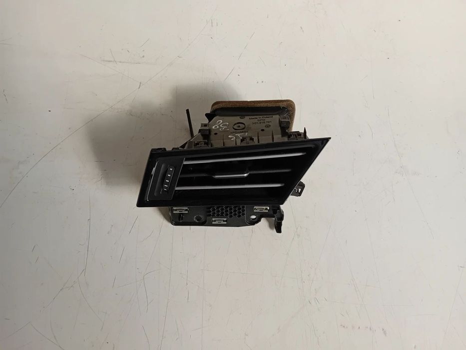 Grila Ventilatie Bord Stanga Vw Passat B8 AN 2014-2020 Volan Stanga Motor DFG