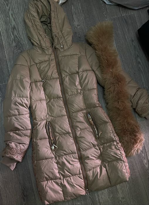 Продаю куртки женские