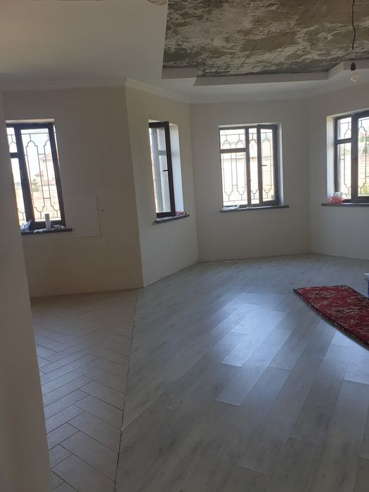 Частный дом с участком.