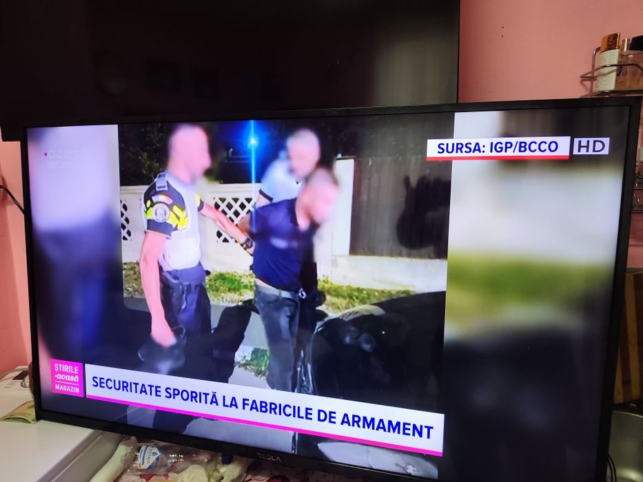 Vând tv tesla 49k30