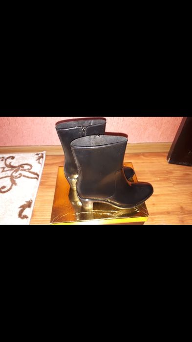 Резиновые сапоги женские