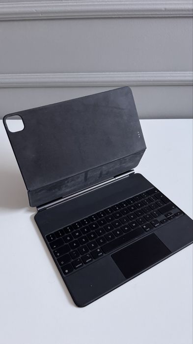 Apple Magic Keyboard iPad Pro 12.9” – Negru – stare excelentă