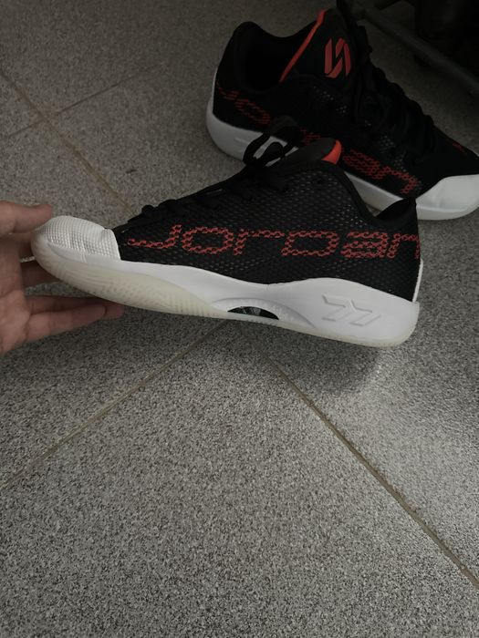 Продам кроссовки Jordan Luka