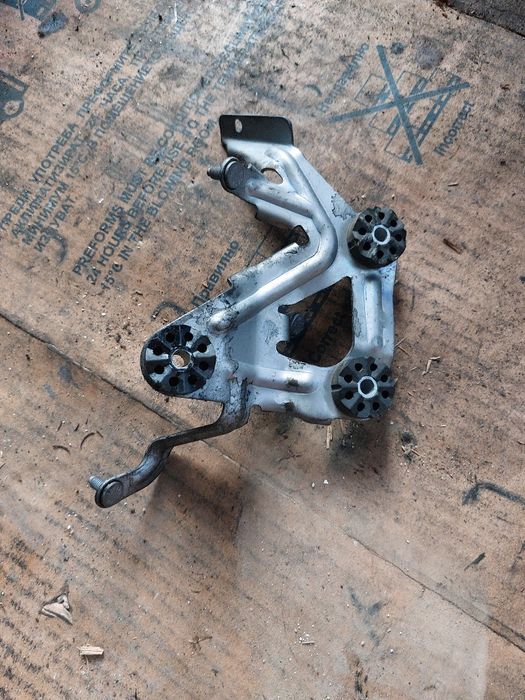 Стойка ABS помпа е90 е91 бмв  2.0д 184кс bmw e90 e91 2.0d