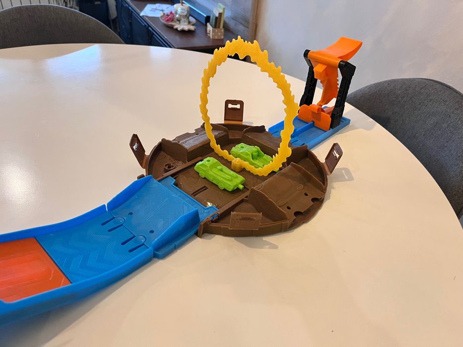 HOT WHEELS Monster Trucks Автомобилна гума за каскади