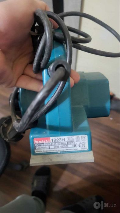 Электрорубанок Makita 1923H