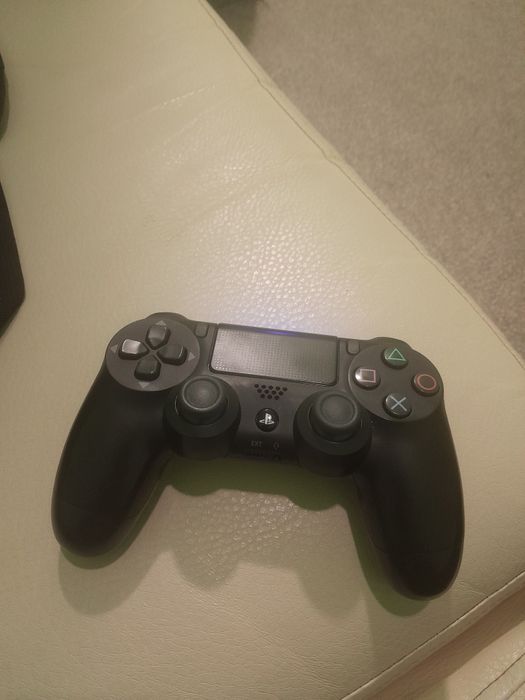 Приставка playstation 4