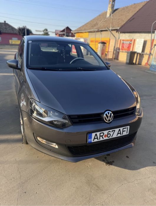 VOLKSWAGEN Polo