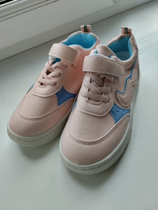 Продам обувь детскую