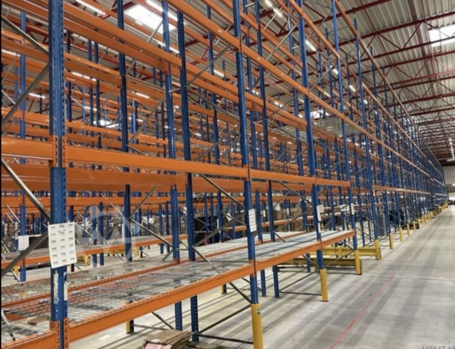 Rafturi metalice industriale reglabile