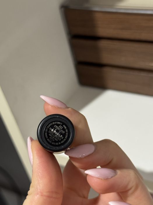 Mac червило creme cup