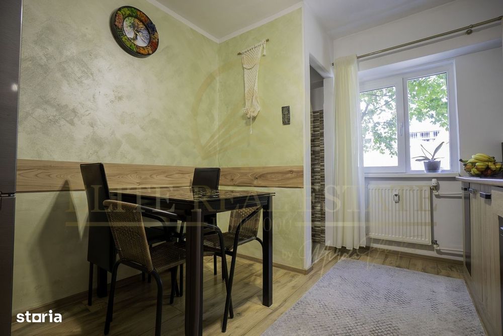 Capitol - Vânzare 3 camere,  etaj 1 , mobilat si utilat complet.