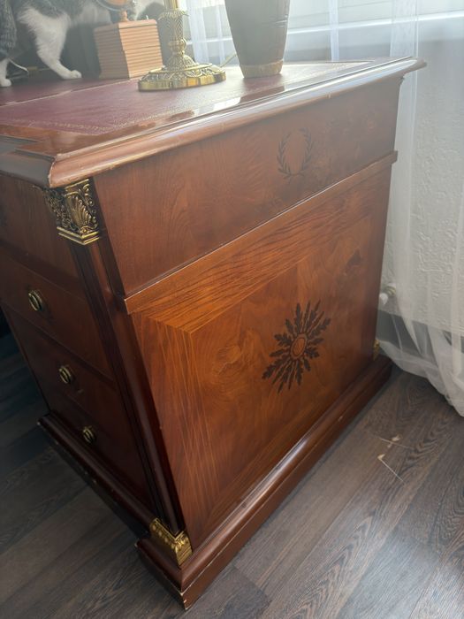 Продам шикарный гарнитур для кабинета