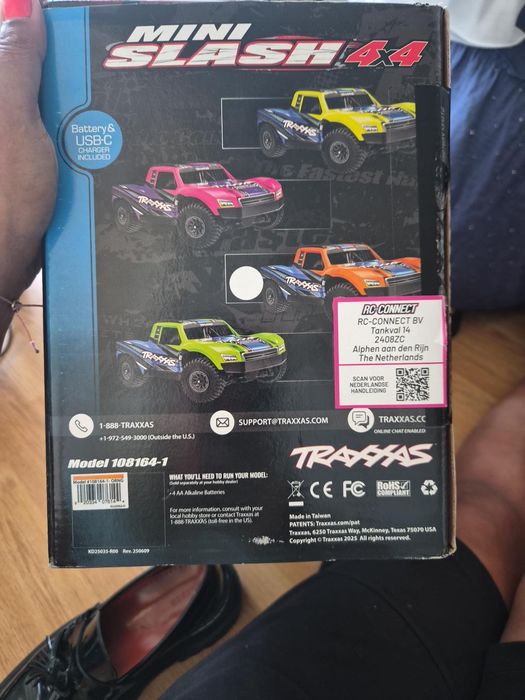 Mini slash  4×4  cu baterii si acumulator NOUA