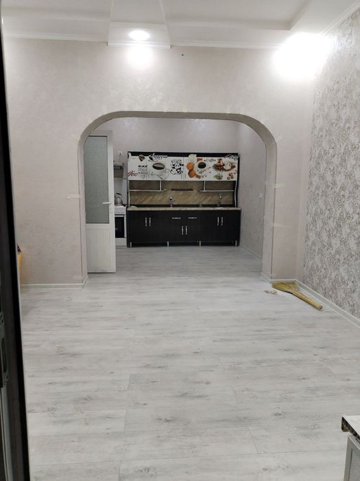 Hovli sotiladi srochna