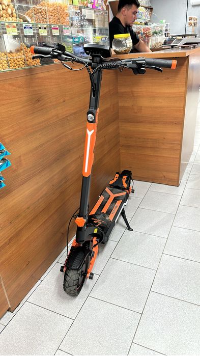 Продам почти новый самокат