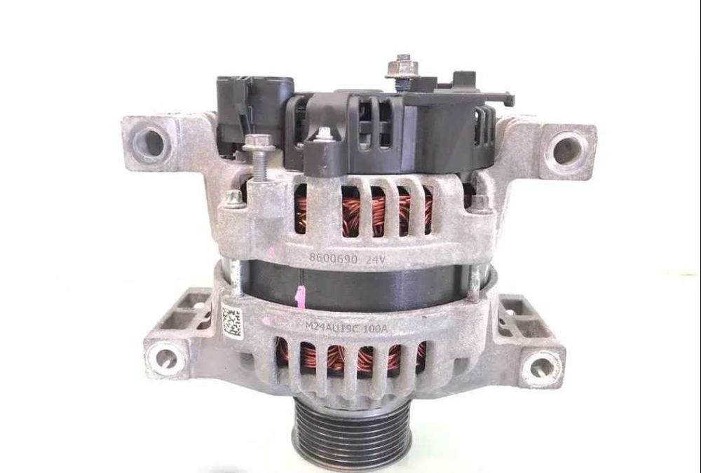 Alternator A 014 154 67 02 -Piese de schimb camion MERCEDES