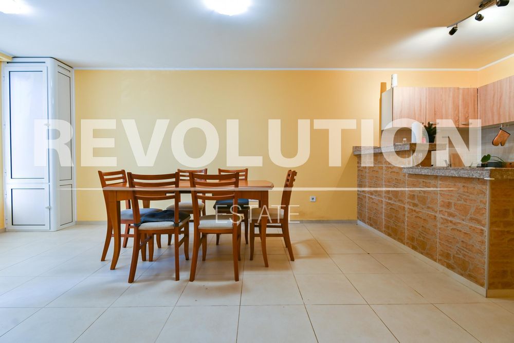 Дава се под наем Тристаен апартамент в София, Витоша - 107 кв.м за 800 € - Снимка #2