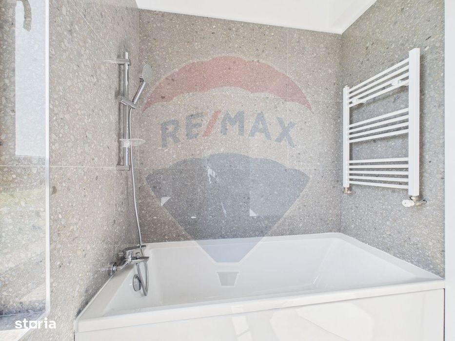 Casa tip duplex cu 4 camere de vânzare in Balotesti
