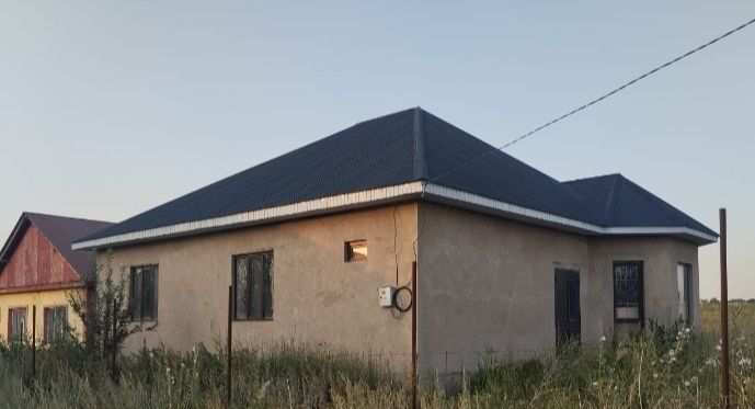 Үй сатылады. Участок 6 соток.