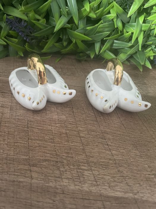 Set de 2 Coșuri în Formă de Pantof, Alb cu Detalii Auri
