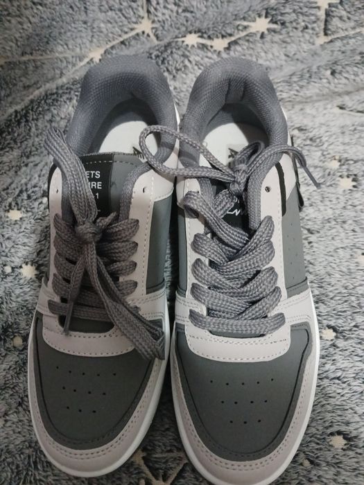 Adidas unisex marime 37