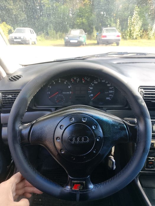 Ауди А4 б5 уневерсал на автомате