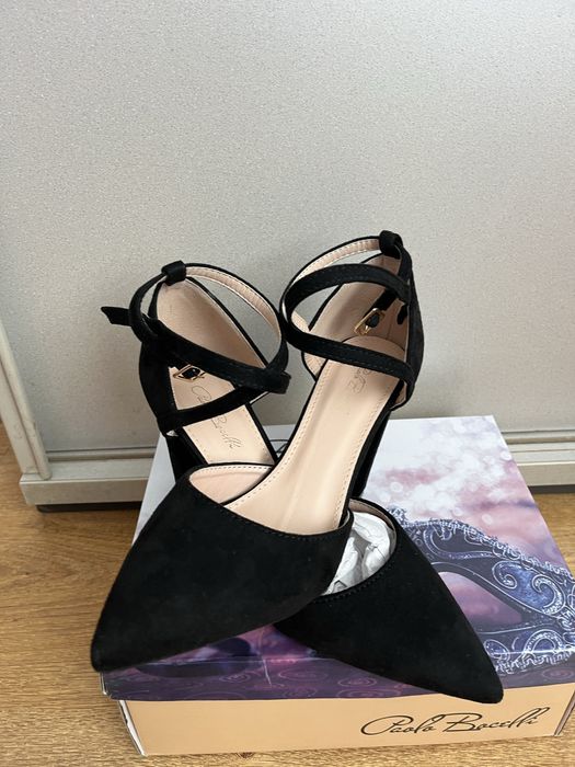 Елегантни дамски обувки