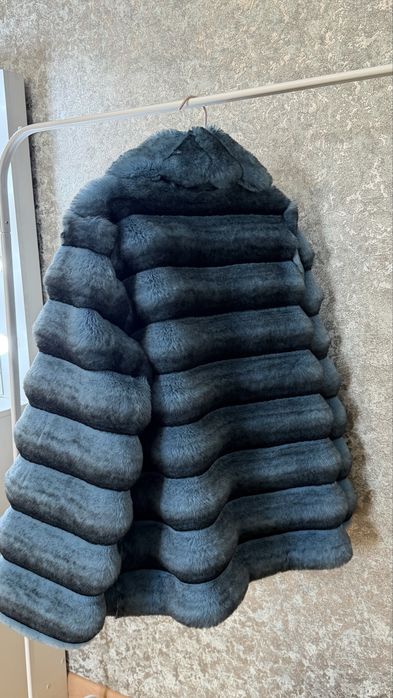 Эко шубка , очень тёплая на зиму