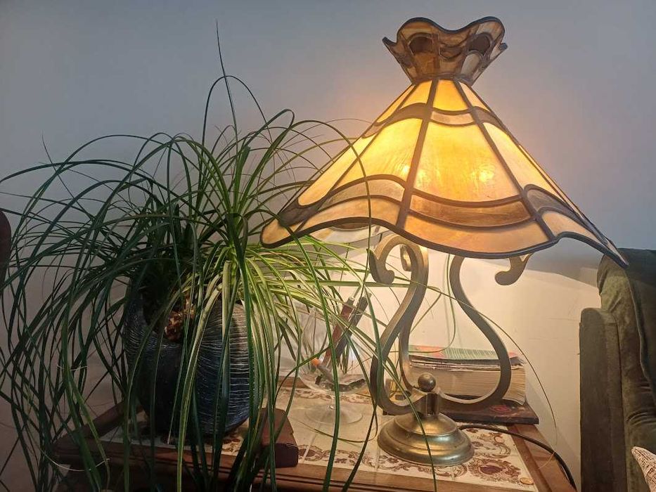 Настолна лампа стил Тифани