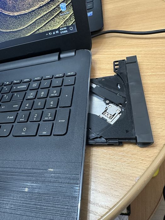 Laptop HP250 G5  gri  SSD