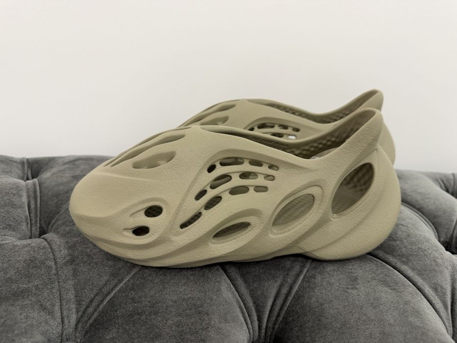 Yeezy foam runner stone salt