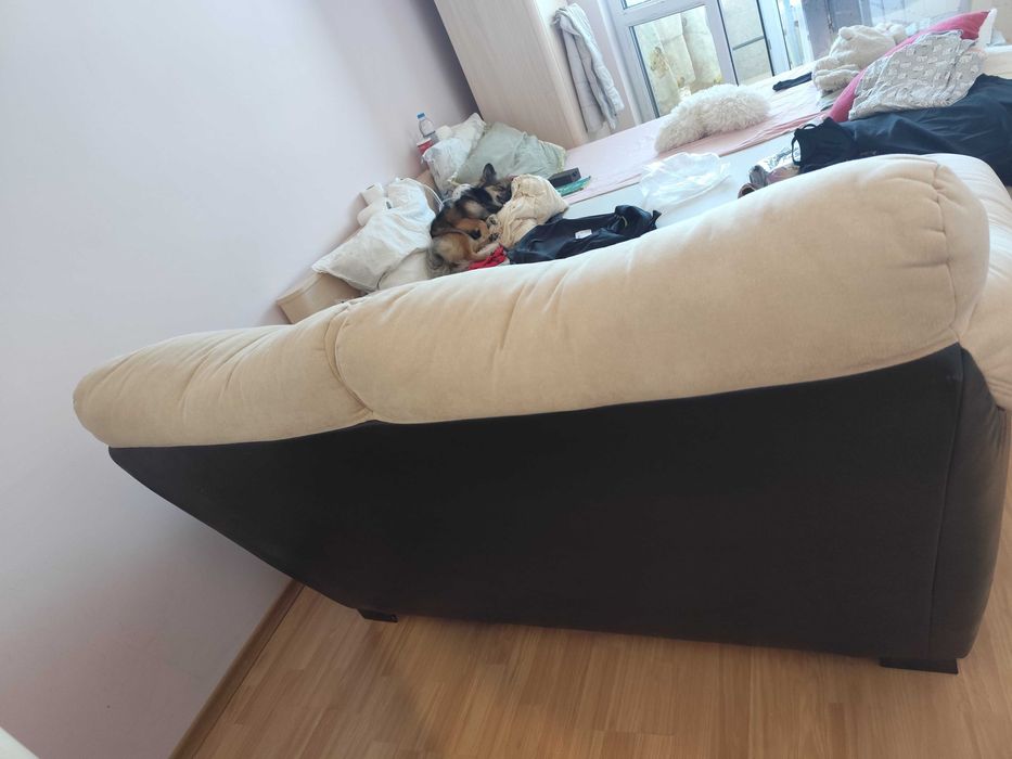 Диван двойка бежов