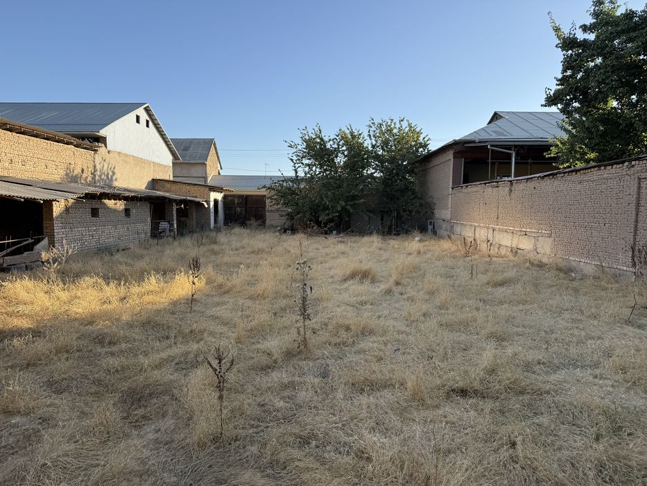 Участка сотилади 8 сотих Янгийул шахар Новда.