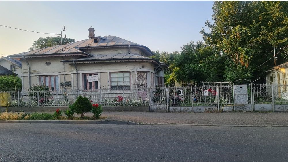 Casa de Vanzare 180 mp , 600 teren  Rm Sarat  - spatiu comercial