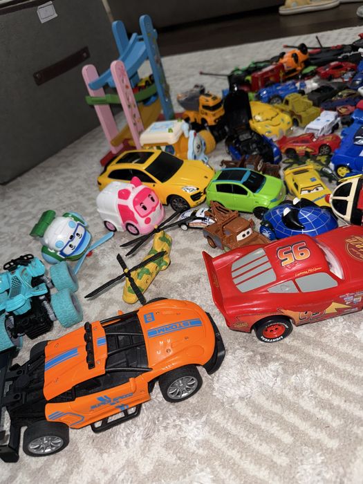 Игрушечные машинки более 50 штук