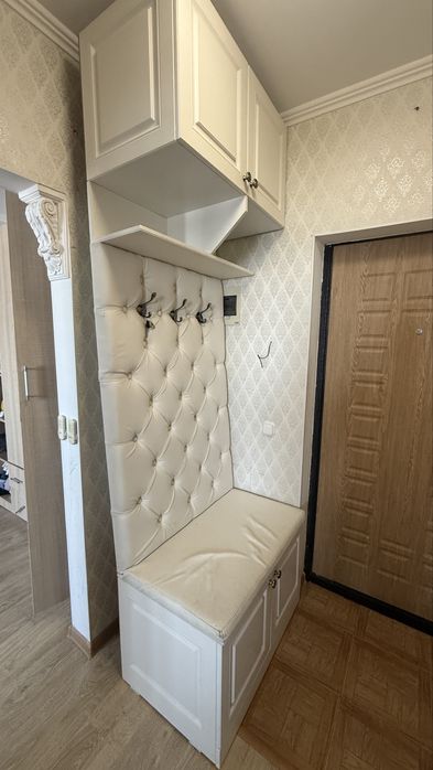 Продам прихожая срочно