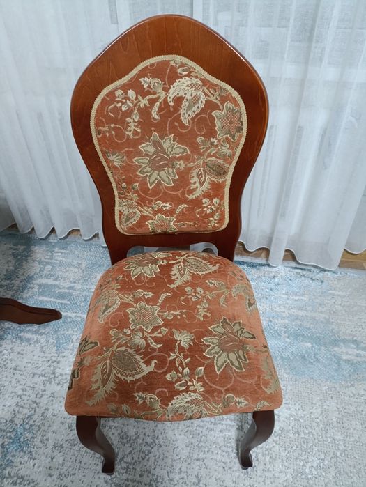 Продам обеденный стол со стульями