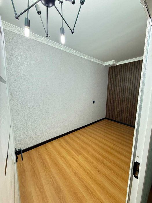 Chilonzor 17 kvartalda joylashgan 2 xonali nijiloy sotiladi.