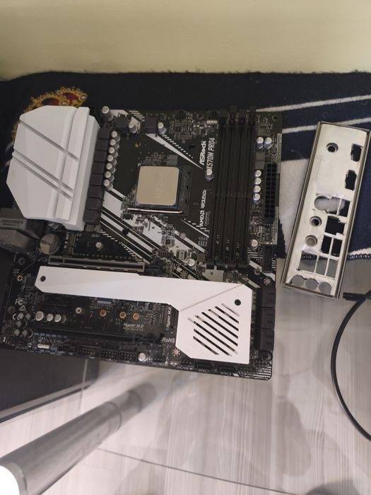 Kit X570M Pro4 am4 ryzen 3200g cu cooler