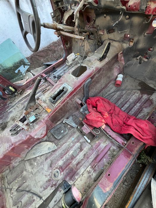 Suzuki vitara 1.6 ЦЯЛА СЕ ПРОДАВА