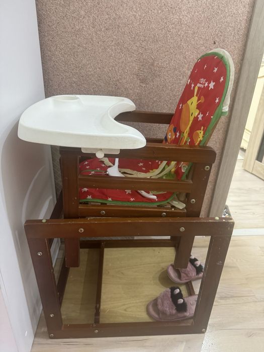 Стол детский, деревяннй