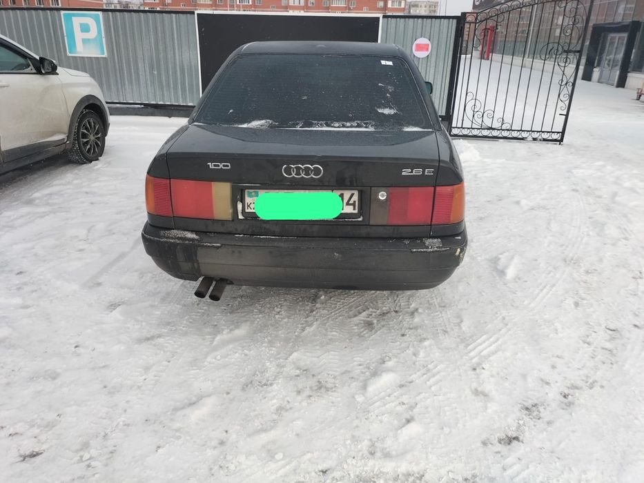 Продам машину ауди 100
