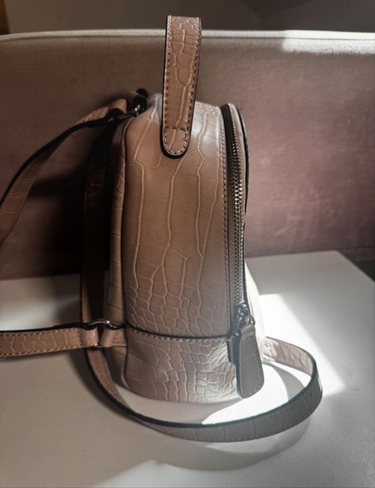Rucsac roz pudrat guess