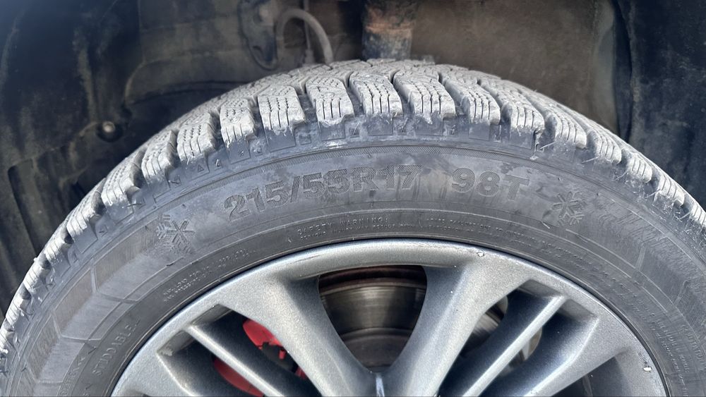 Шины зимние 215/55 R17 с шипами