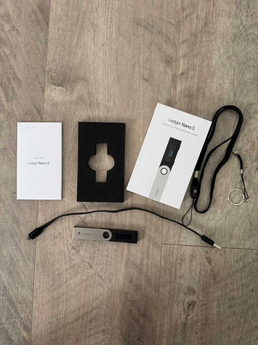Ledger Nano S Crypto Wallet