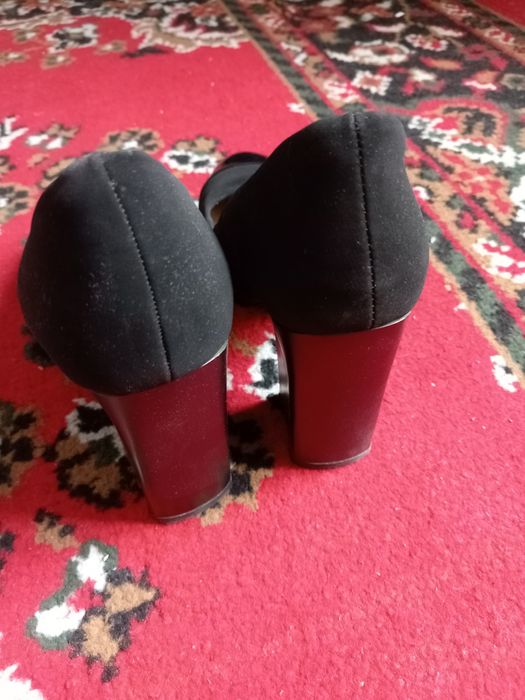 Срочно  сотилади