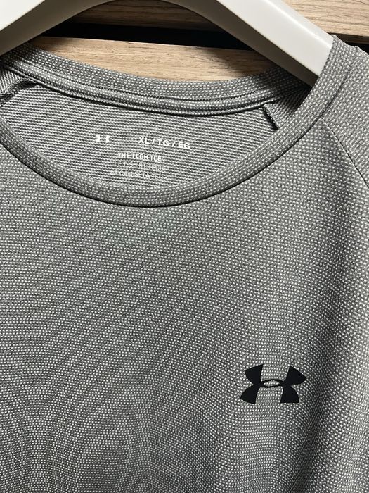 Under Arnour : The Tech Tee - размер ХЛ / Оригинал